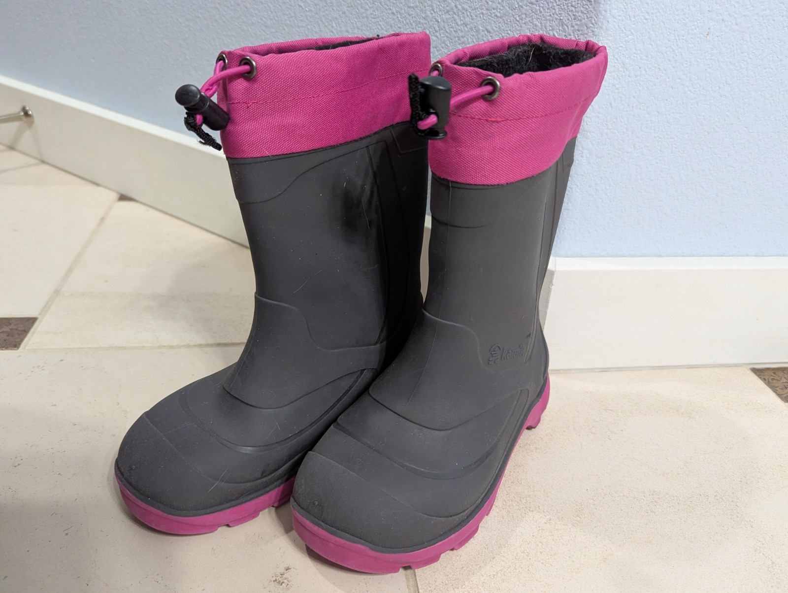 Kamik Girls Winter Boots Size 1, Waterproof, Snow Boots