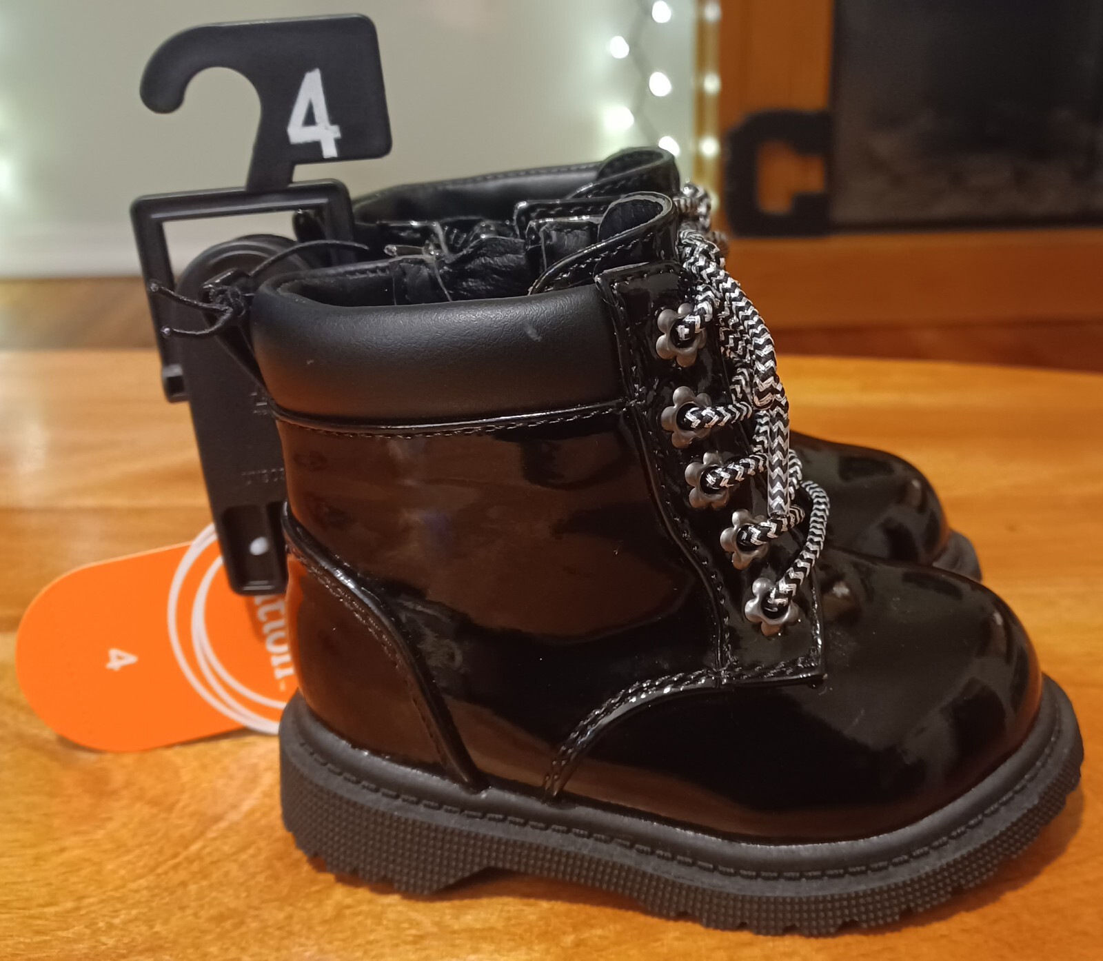 NEW Wonder Nation Easy On/Off Non Marking Shiny Zip Girls Boots Toddler Size 4