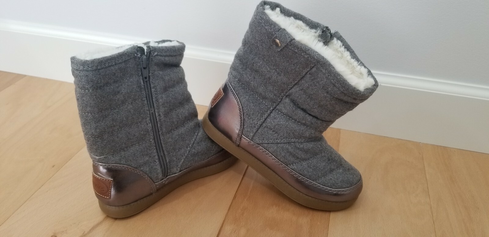 *Brand New*girls winter boots Stevie’s size 3 youth gray color *Fast Shipping*