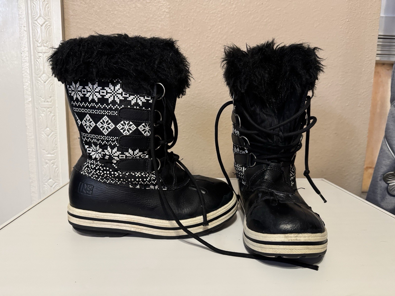 Girls Winter Boots Faux Fur Lined Snow Boots Size 2