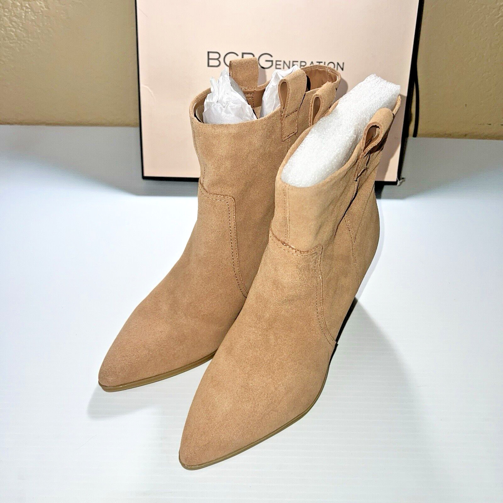 BCBGeneration Women Boots Leather Upper Size 9M Tan Jayda GN229527