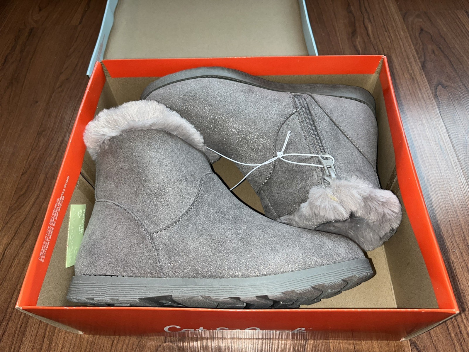 Cat & Jack Georgiana Girls Winter Boots Size 4 Gray Faux Suede Shearling Lined