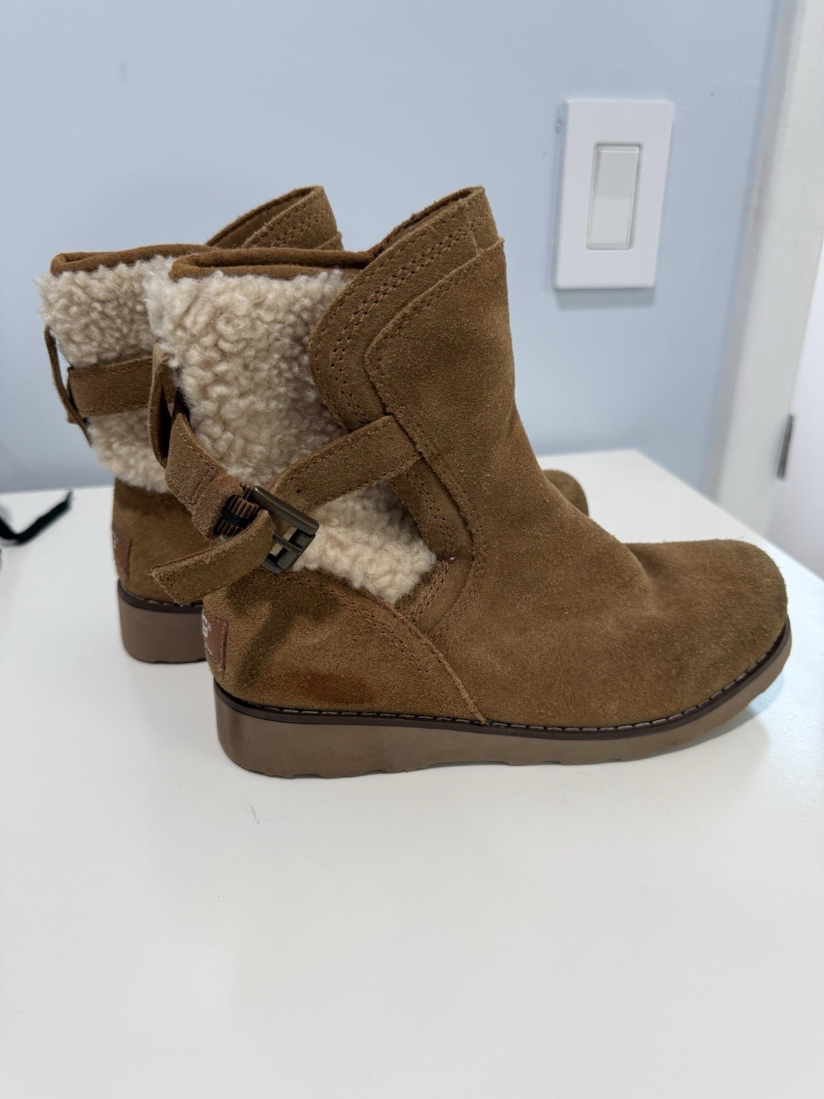 UGG Jayla Girls Boots Chestnut Suede Kids US Size 3 Model 1005467K