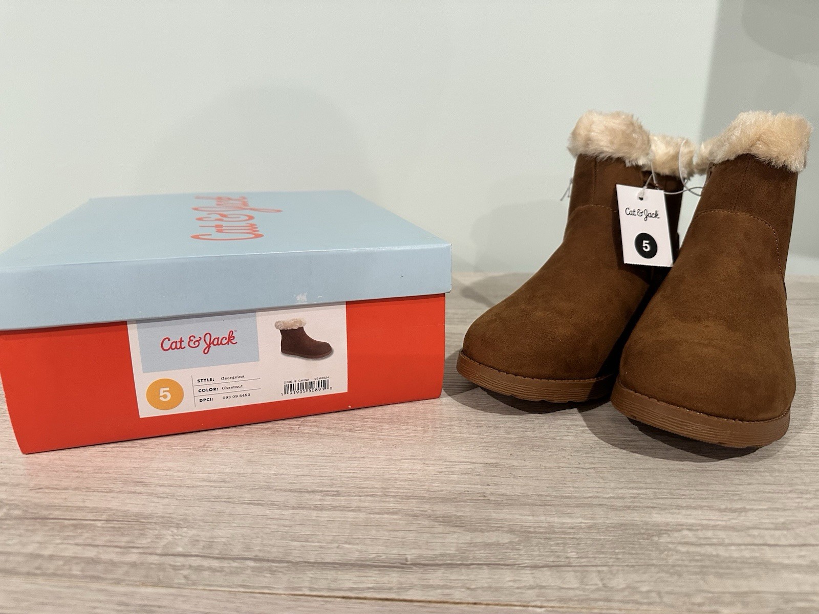 Cat & Jack Girls Boots – Size 5 New In Box