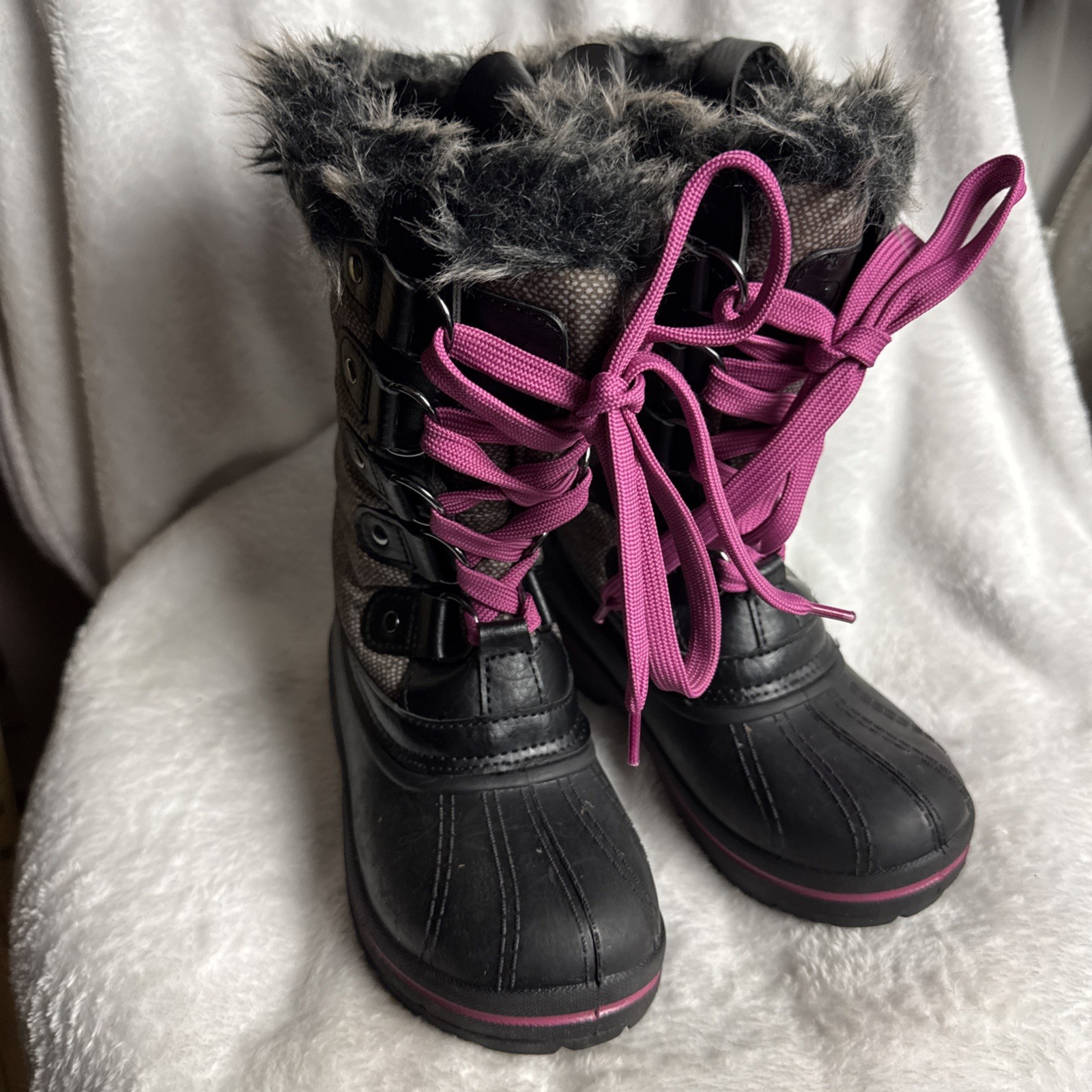 Girls Winter Boots DSG 3M Thinsulate Black Pink Laces Fur Lined Size 13 EUC