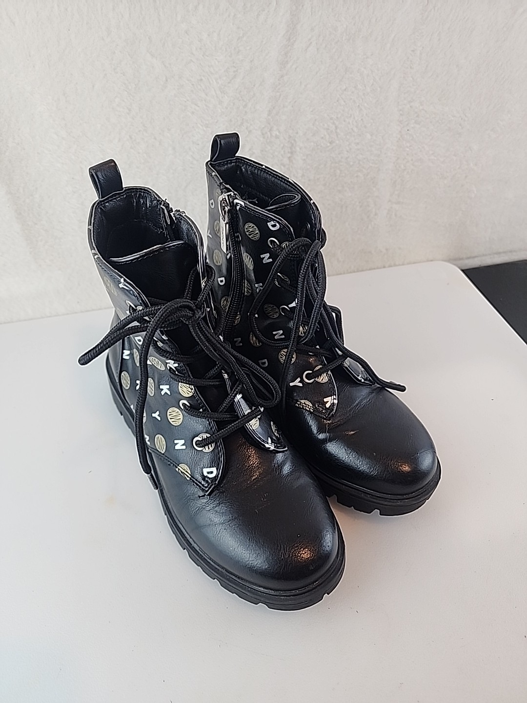 DKNY  Black Beautiful Lace Up Girls Boots Logo  Size 1