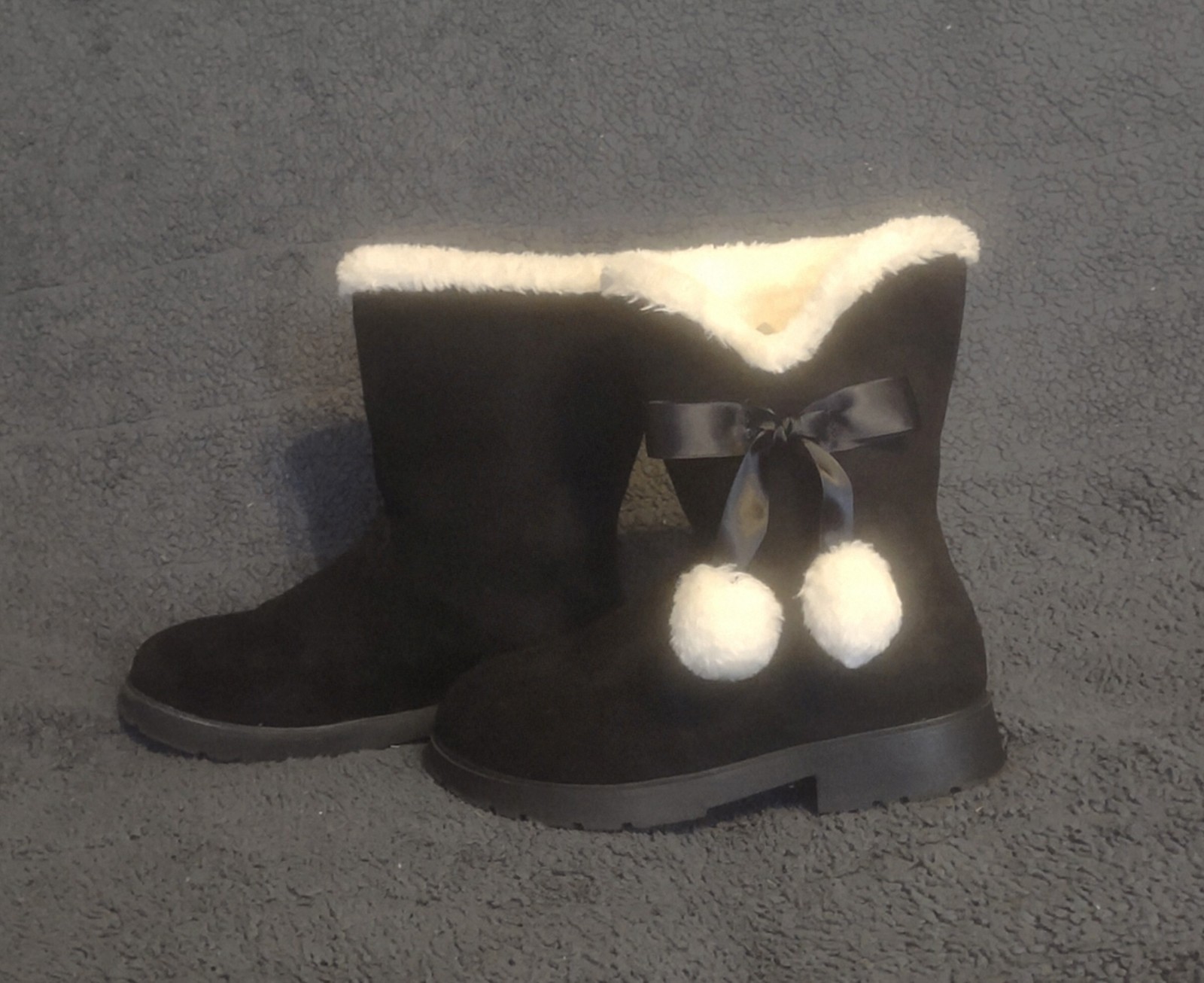 Girls Winter Boots Size 1.5 Black Faux Suede Faux Fur Lining