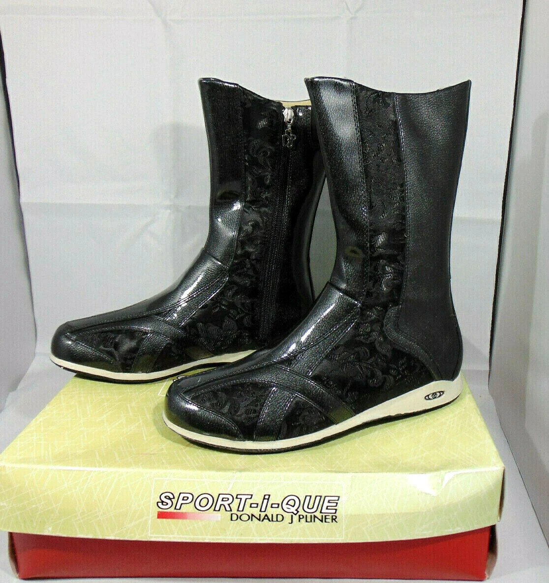 DONALD J PLINER SPORT-i-QUE Women Boots Size US 9 Black NIB