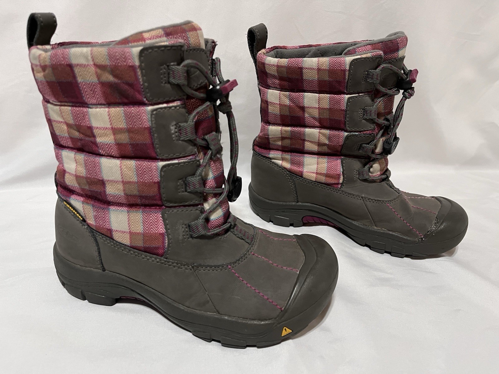Keen Girls Winter Boots Size 3 Insulated 200g Warm Waterproof