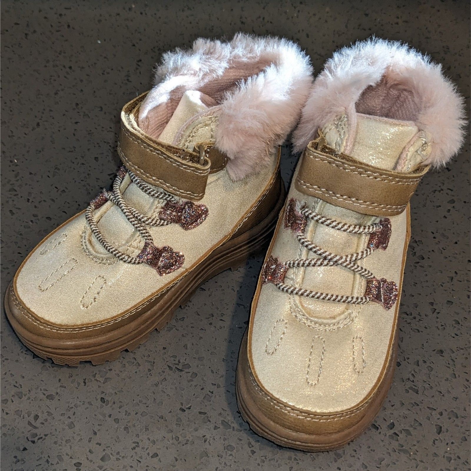 Carter’s Toddler Girls Faux Fur Winter Boots Gold Pink Size 6M