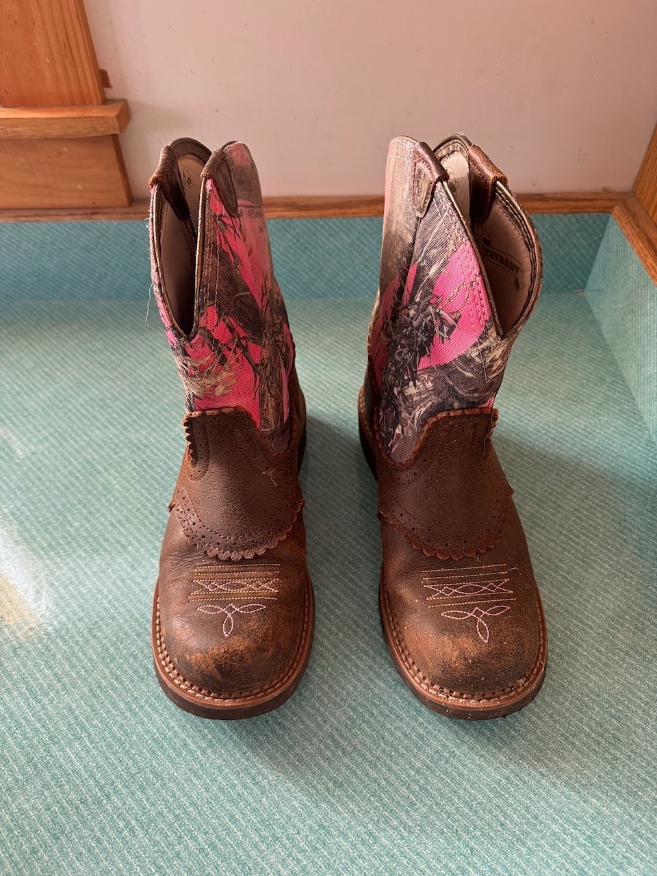 ariat fatbaby brown leather pink camo girls boots size 11