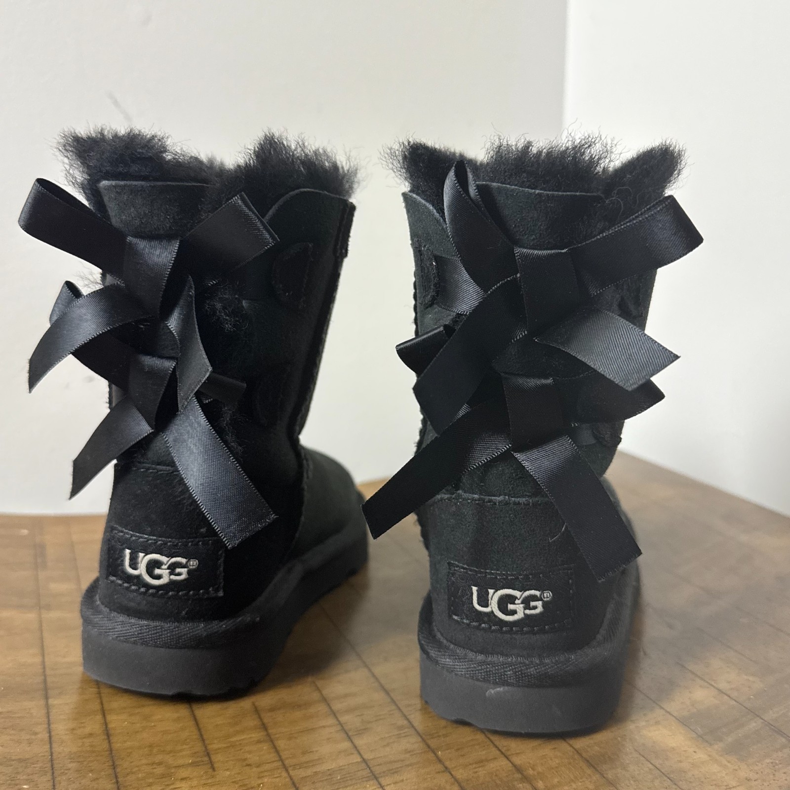 UGG Black Fur Lined Winter Boots Girls Toddler Size 8 Bow Back Cozy Warm