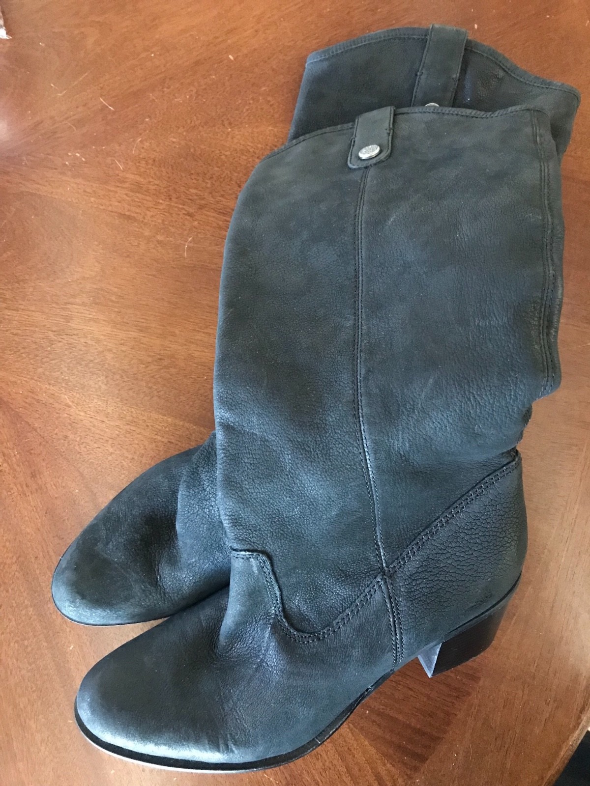 Vince camuto women boots size 8.5