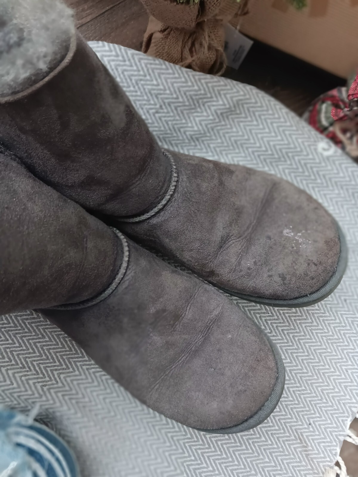 UGG GIRLS/WOMEN BOOTS BAILEY BOW II GREY SHEEPSKIN LEATHER SIZE 6 GUC 1002954