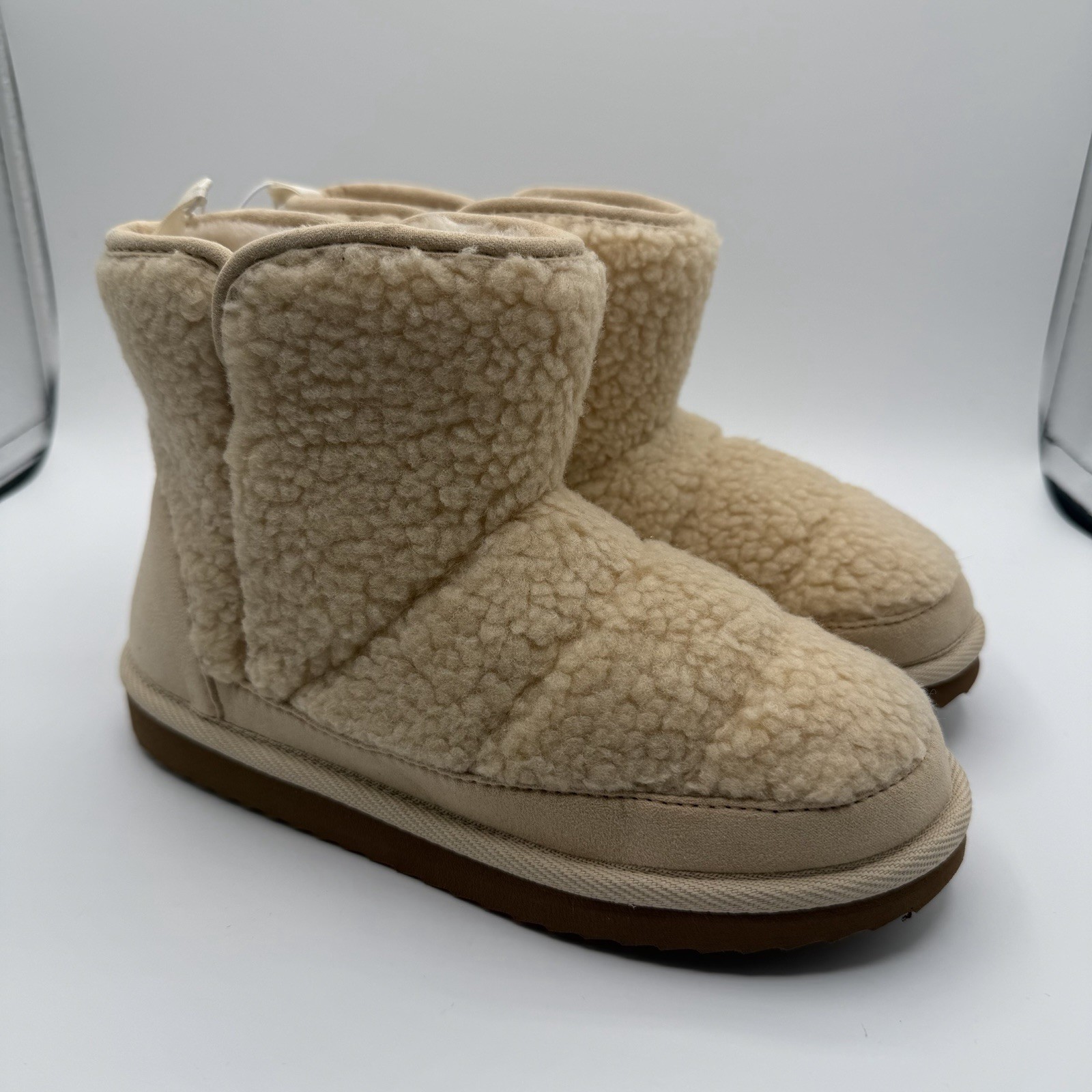 Old Navy Sherpa Adora Boots Youth Girls Sz 3 Beige Faux Fur Cozy Winter