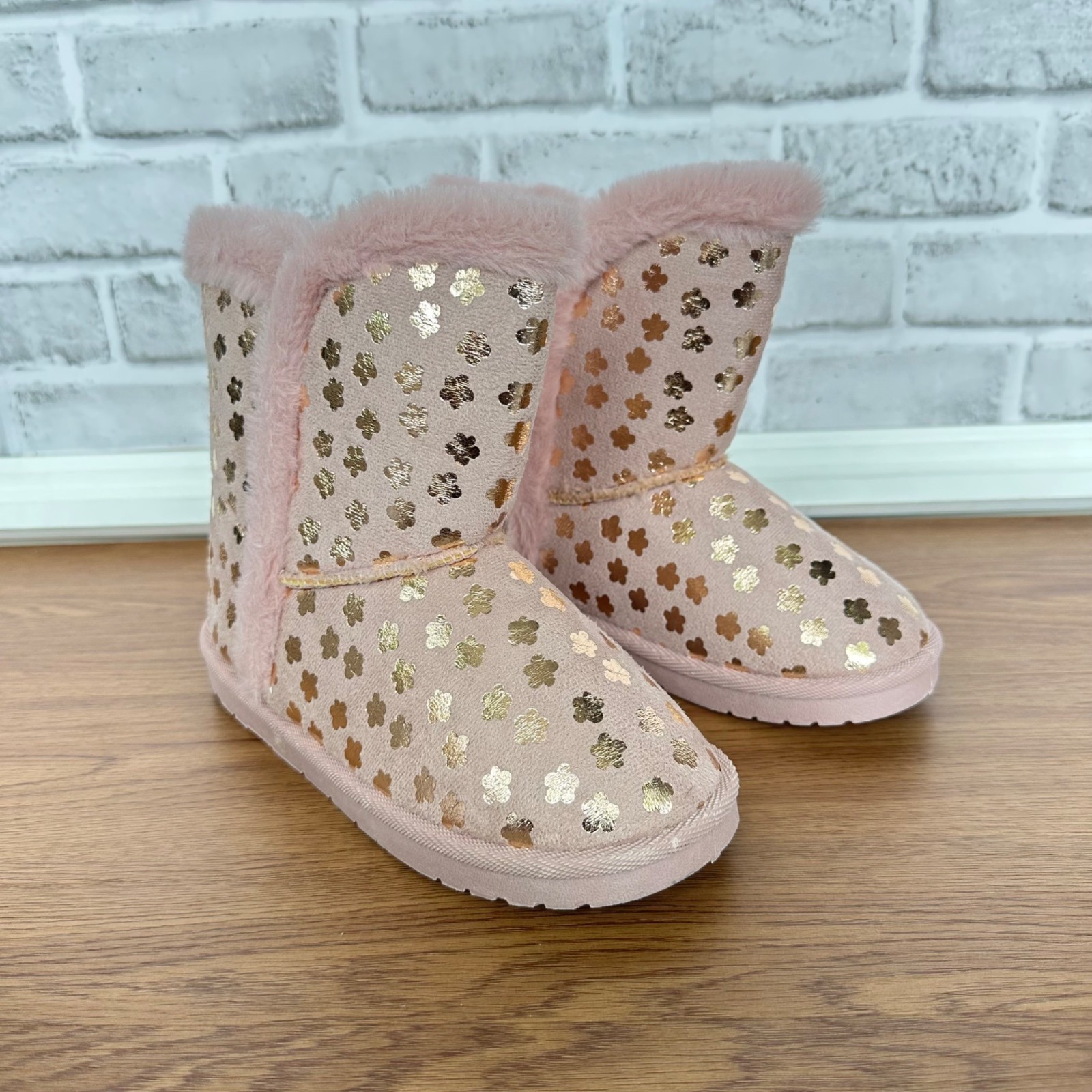 🦋Winter Boots Sz 5Y Big Kids Flower Rose Gold Butterfly Faux-Fur Slipper