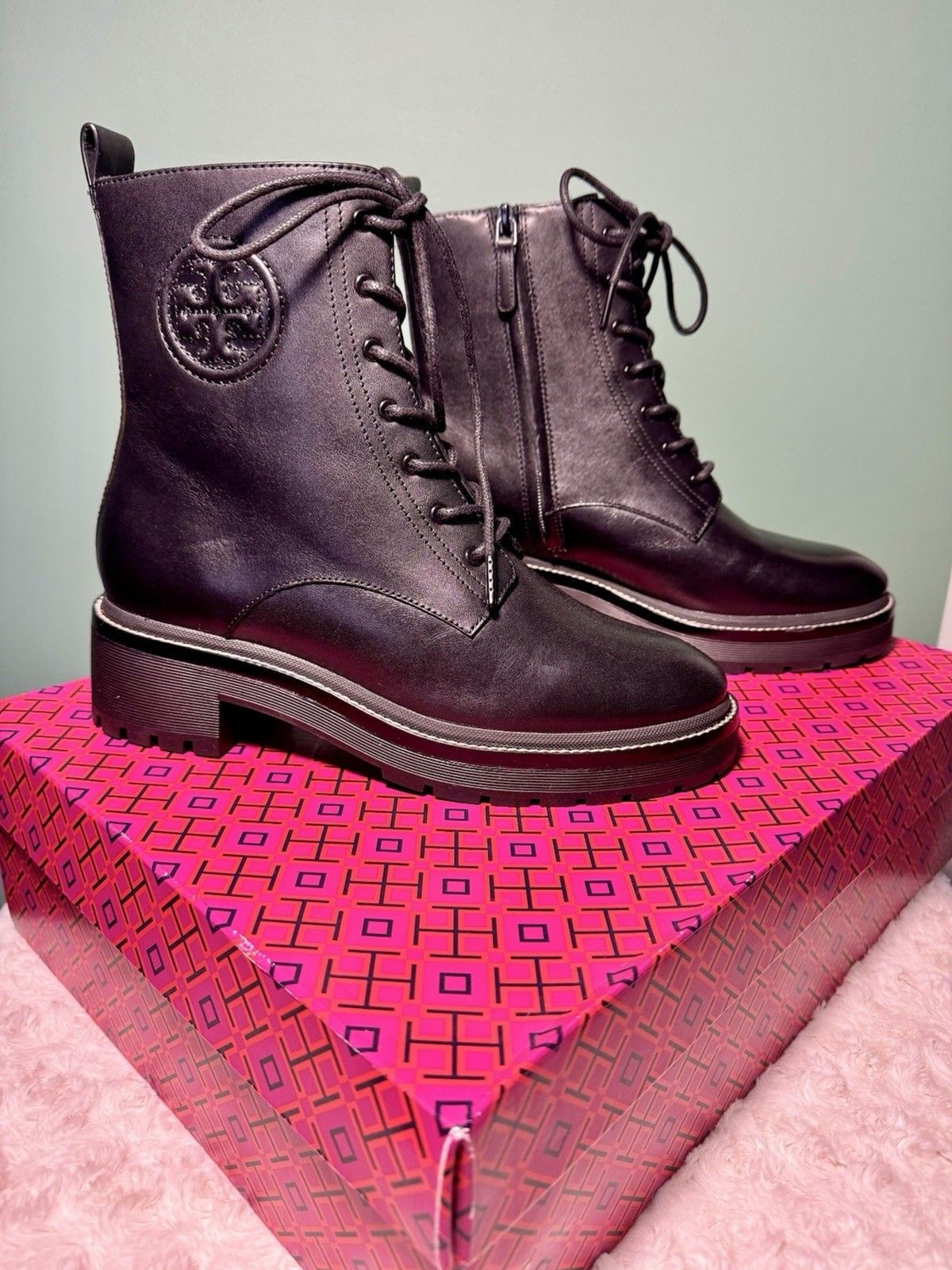 Tory Burch Women Boots Miller 50 MM Lug  Sole Combat Black Leather –  US 9 NIB!