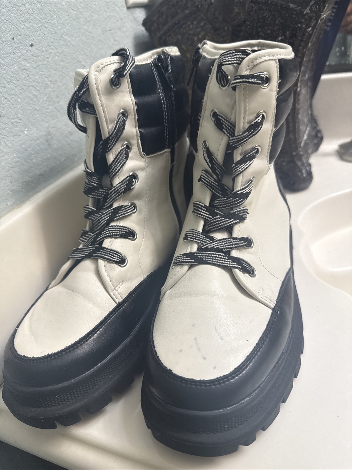 bcbg girls boots