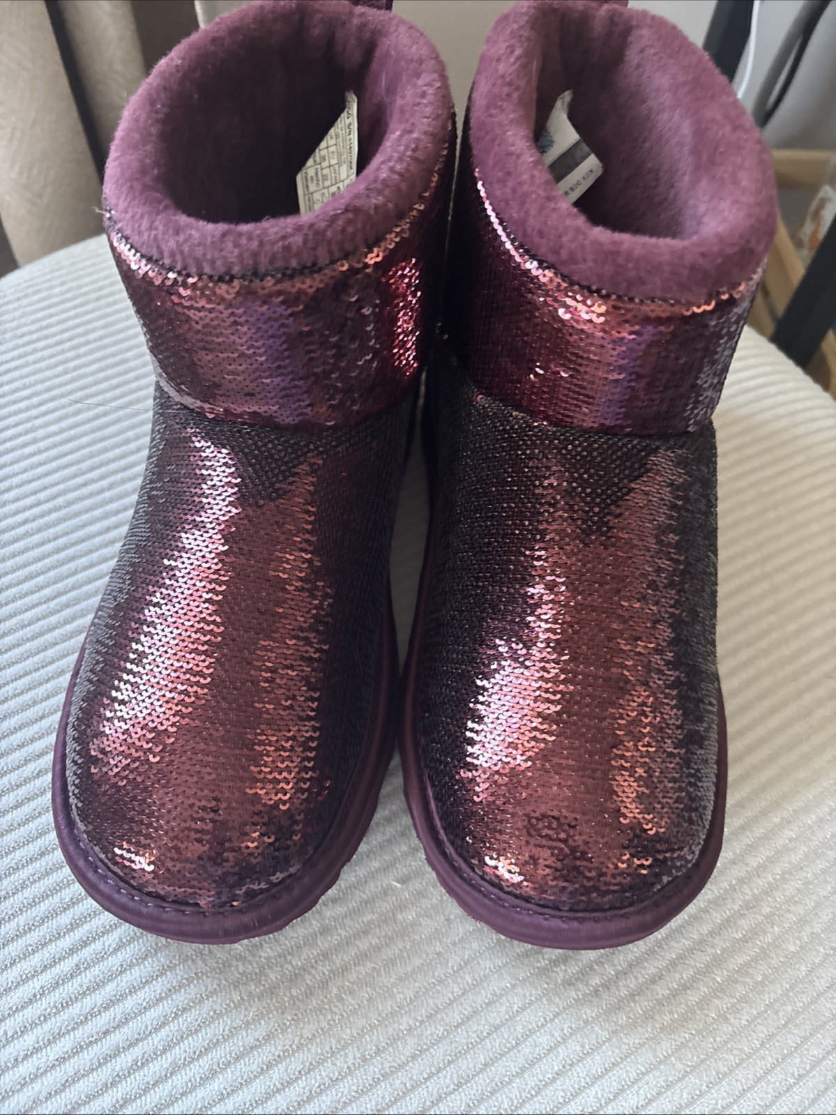 UGG Classic Stellar Sequin Girls’ Boots Size 3 Burgundy