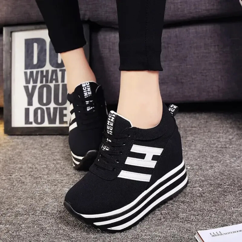 The New Fashion Platform Shoes for Women 2025 Comfortable Non-slip Women
