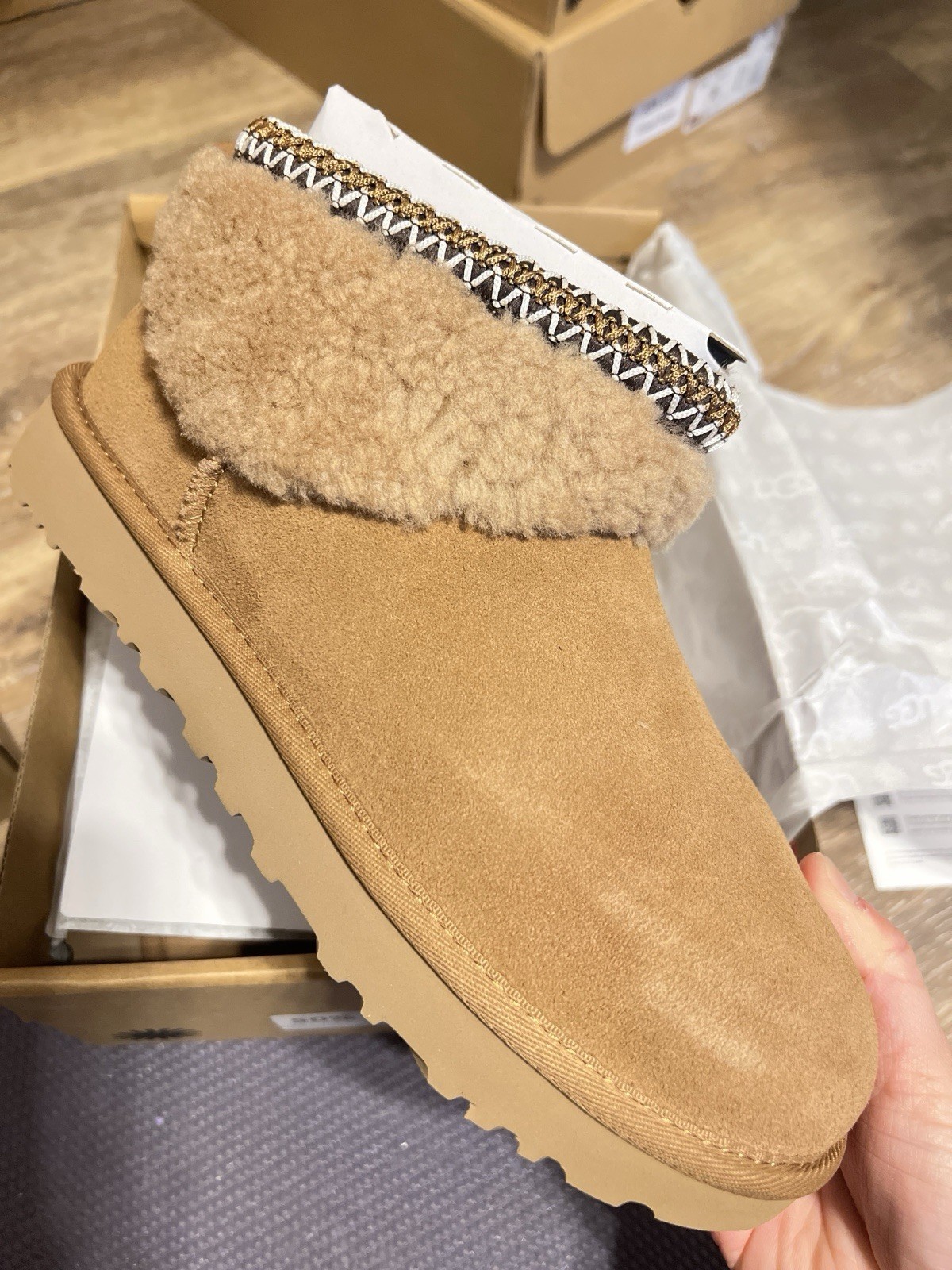 UGG CLASSIC ULTRA MINI MAXI CURLY WOMEN BOOTS SUEDE CHESTNUT US 6/UK 4 /EU 37