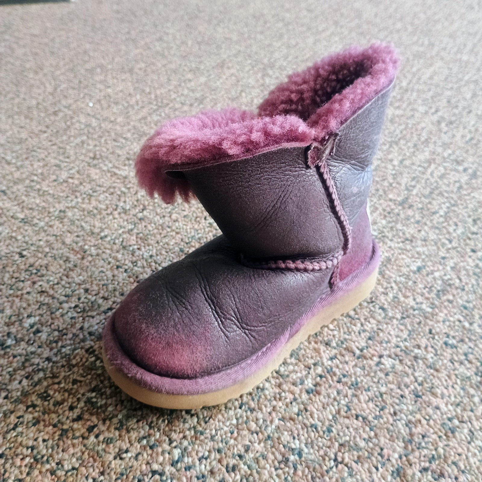 Ugg Classic Bailey Button Purple Girls Boots Youth Size 8