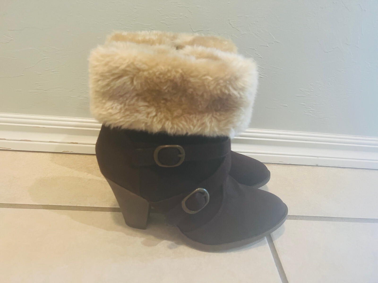DREAM OUT LOUD SELENA GOMEZ WOMEN BOOTS SIZE 8 BROWN-TAN