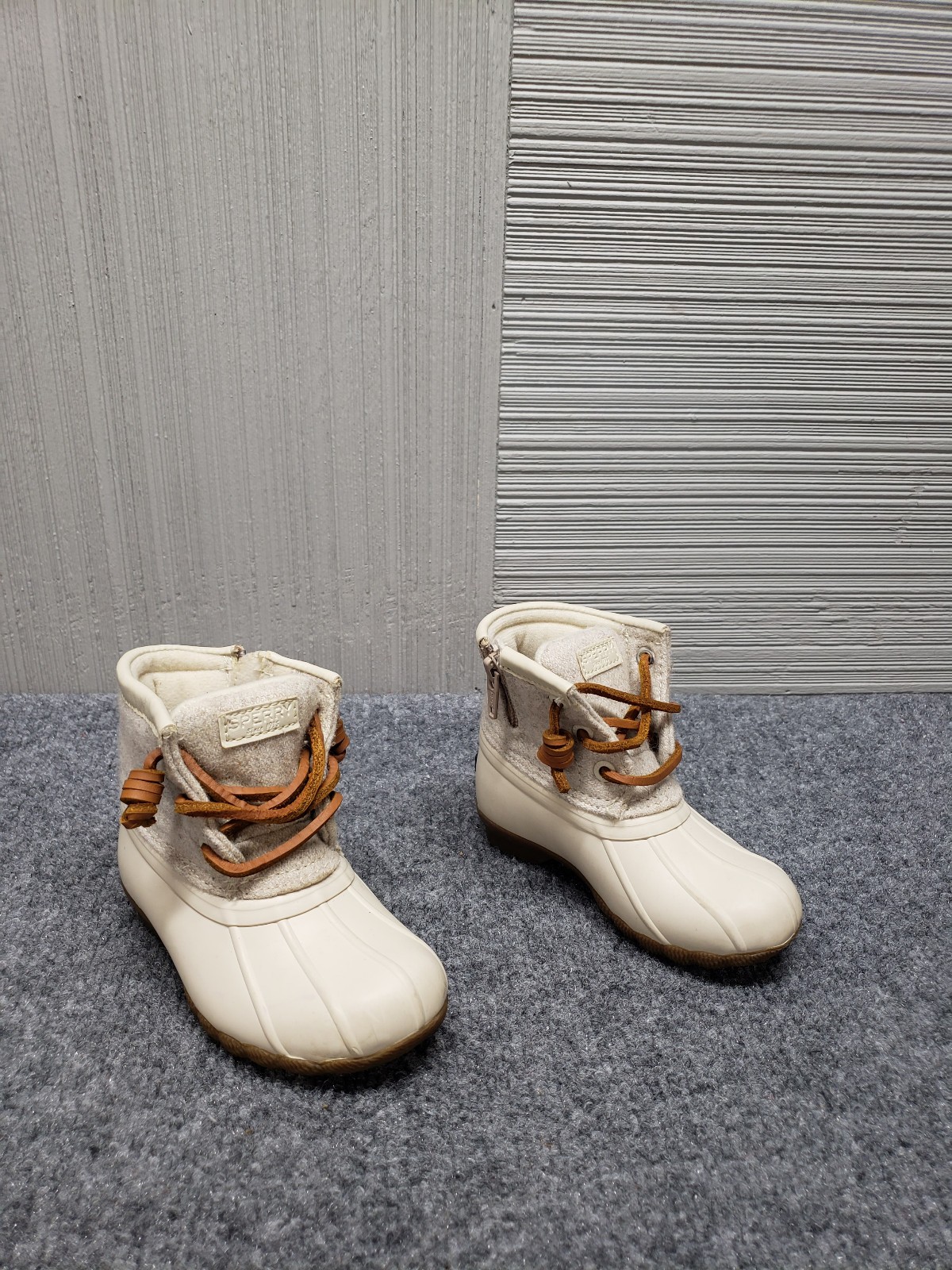 Sperry Saltwater Girls Boots 7M White Lace Up High Top Round Toe Casual Shoes
