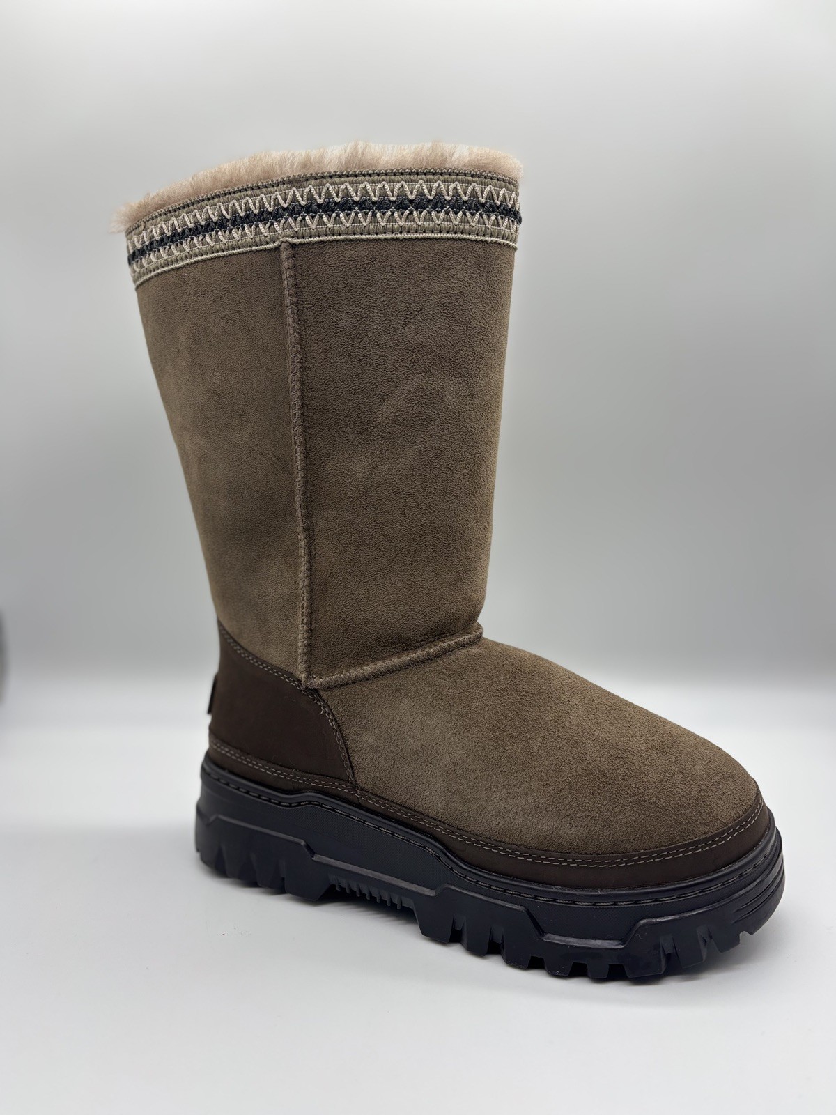 UGG CLASSIC TALL TRAILGAZER HICKORY SUEDE WOMEN BOOTS SIZE US 5/UK 3/EU 36 NIB