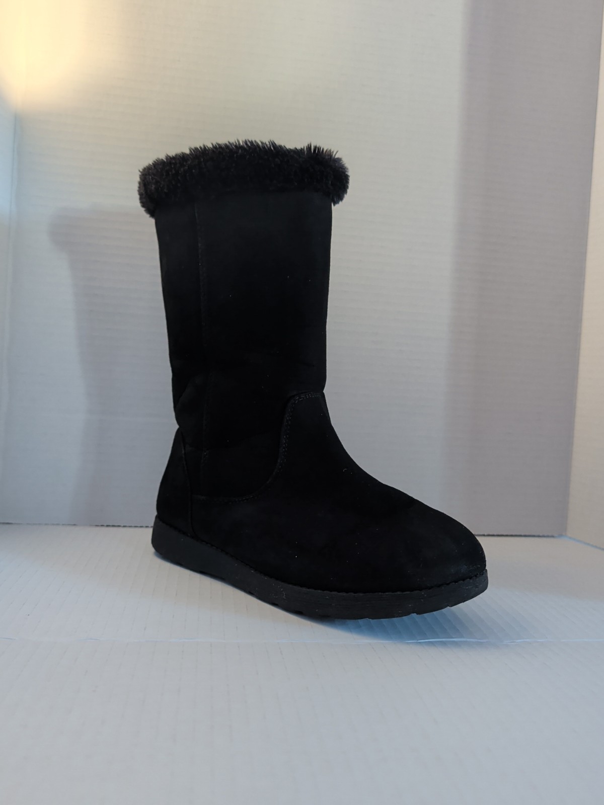 Cat and Jack Girls’ Winter Boots Size 3 Faux Suede Faux Fur Lined Black