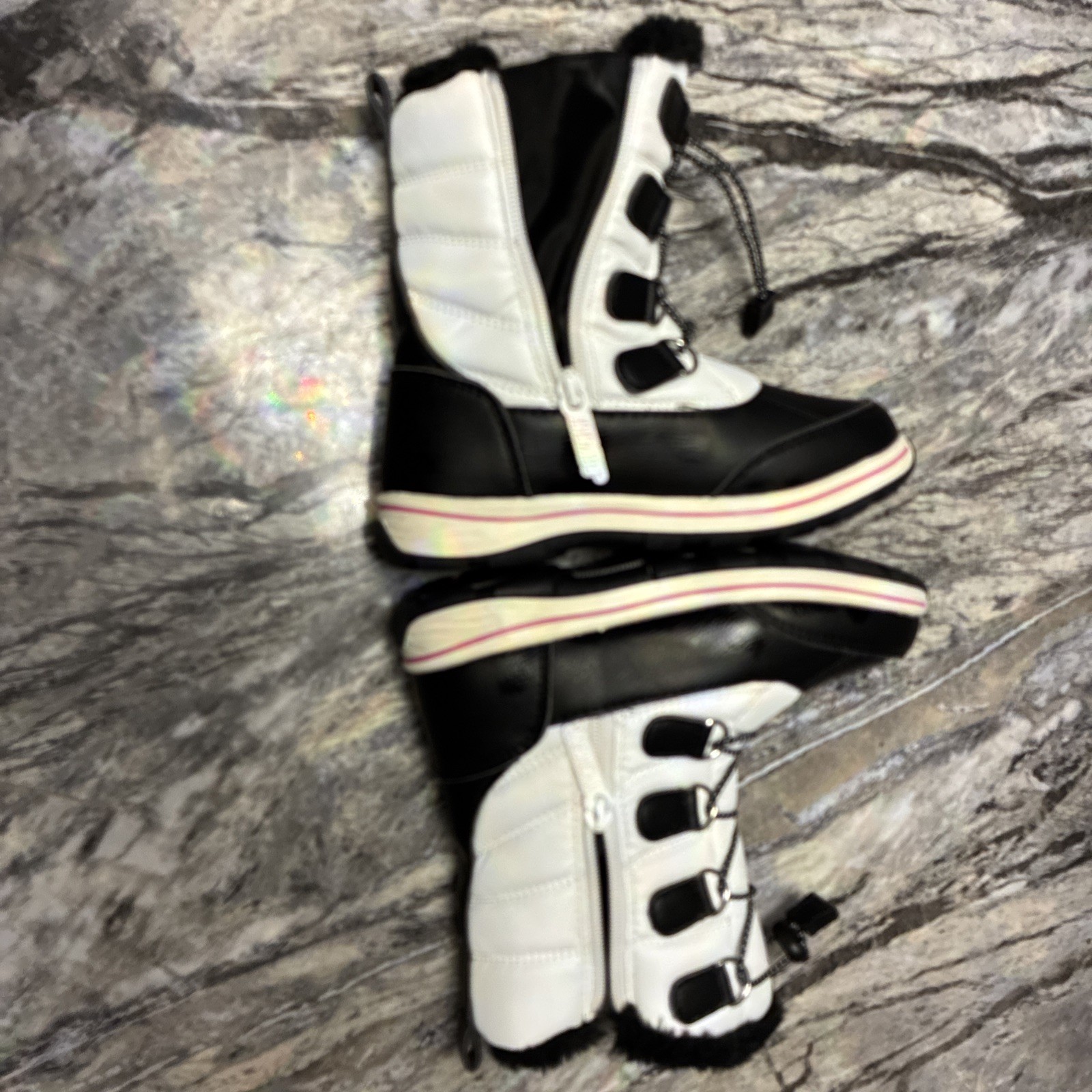 Totes Girls Winter Boots Size 1m White And Black , Very Good Condition