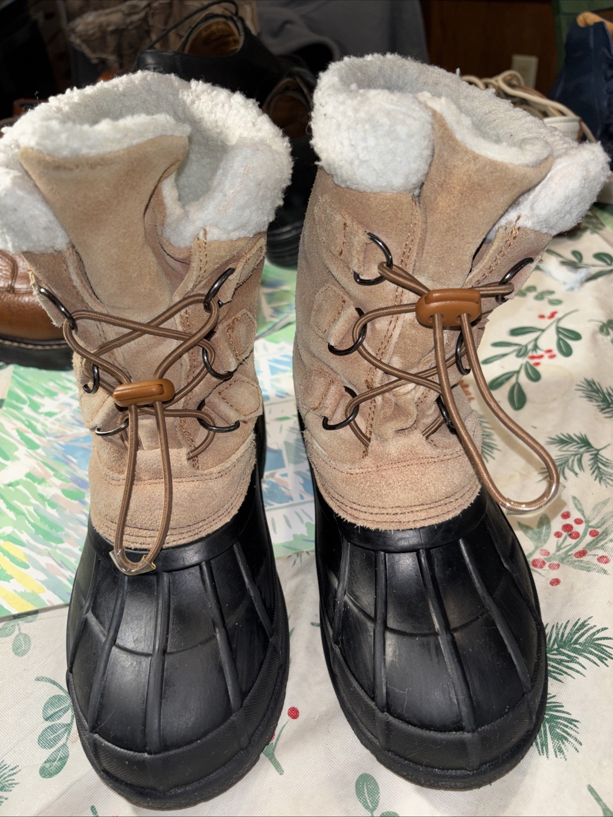 Cat and Jack Girls Winter Boots Leather Size 5 Pull Loop Waterproof Thermolite.