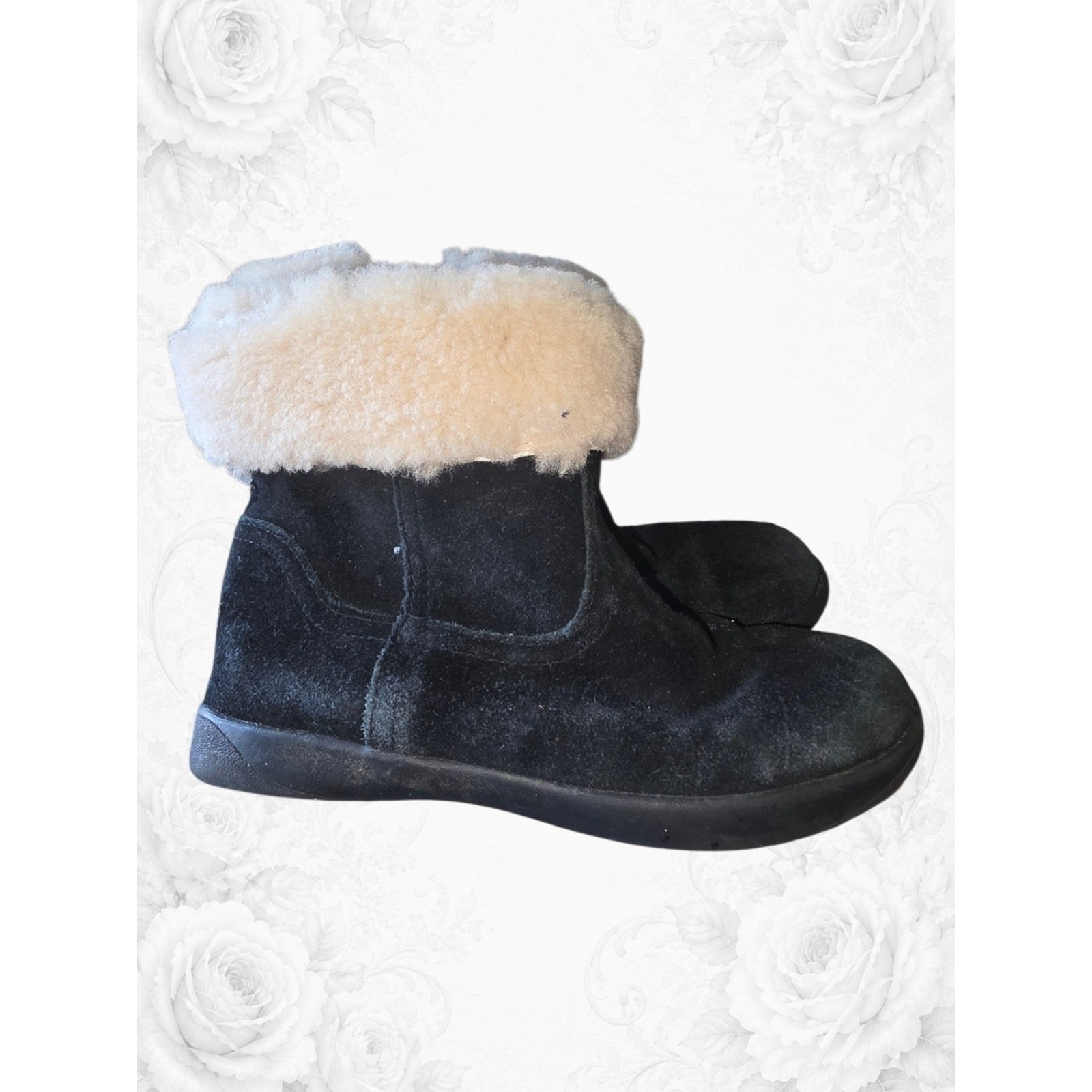 UGG Kids Classic Cuff Mini Zip Boots Black Sheepskin Suede Size 12