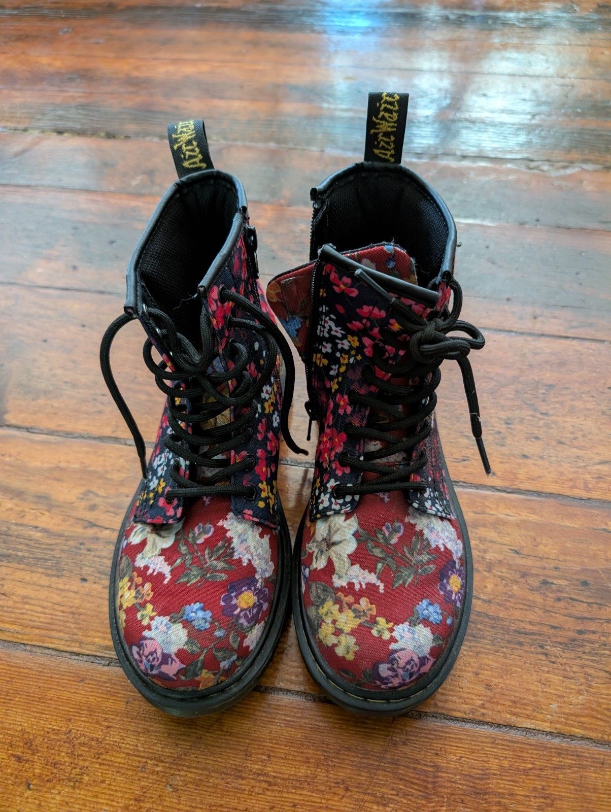 Used Dr DOC MARTENS Floral Girls Boots – US 4 AirWair