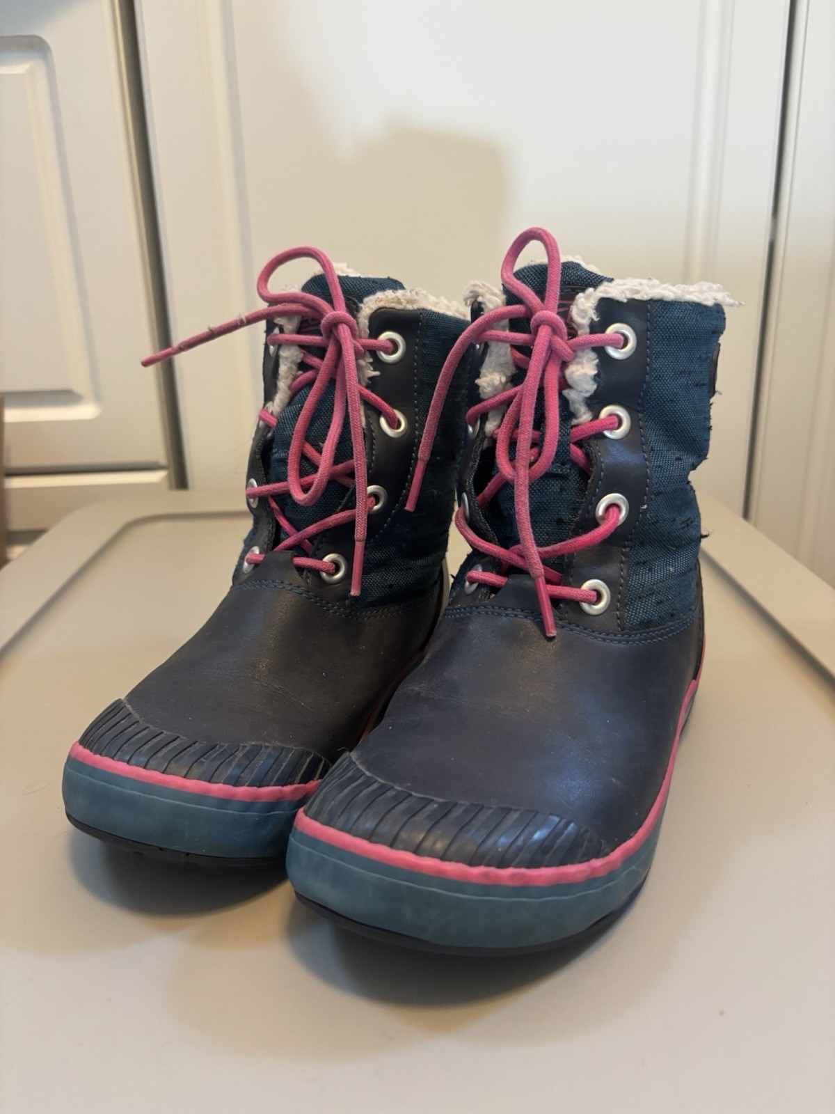 Keen Kids’ Elsa Waterproof Boots in a blue and pink, Girls Winter Boots, Size 3