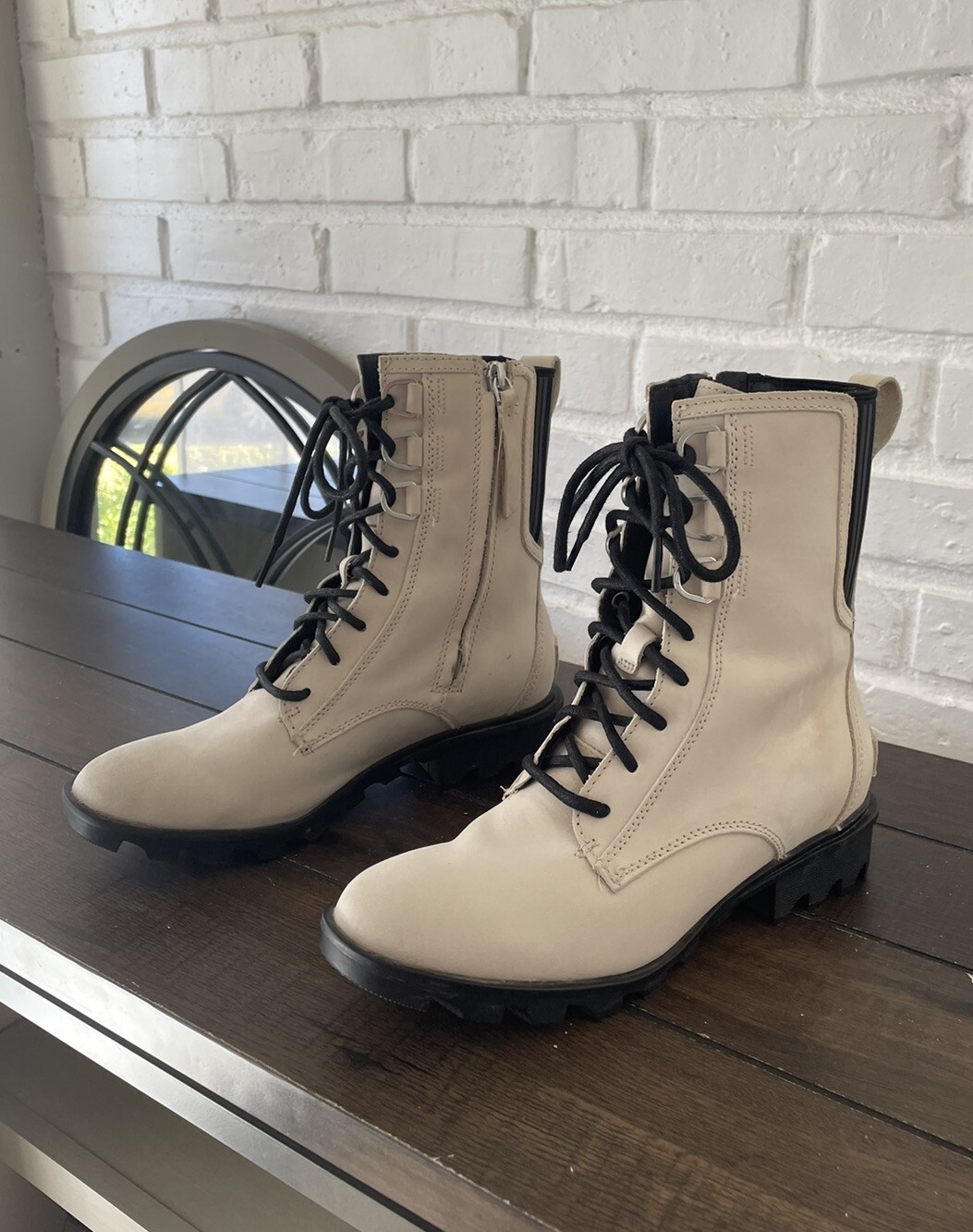 SOREL Phoenix Combat White Nubuck Lace Up Women Boots Side Zip Sz 8
