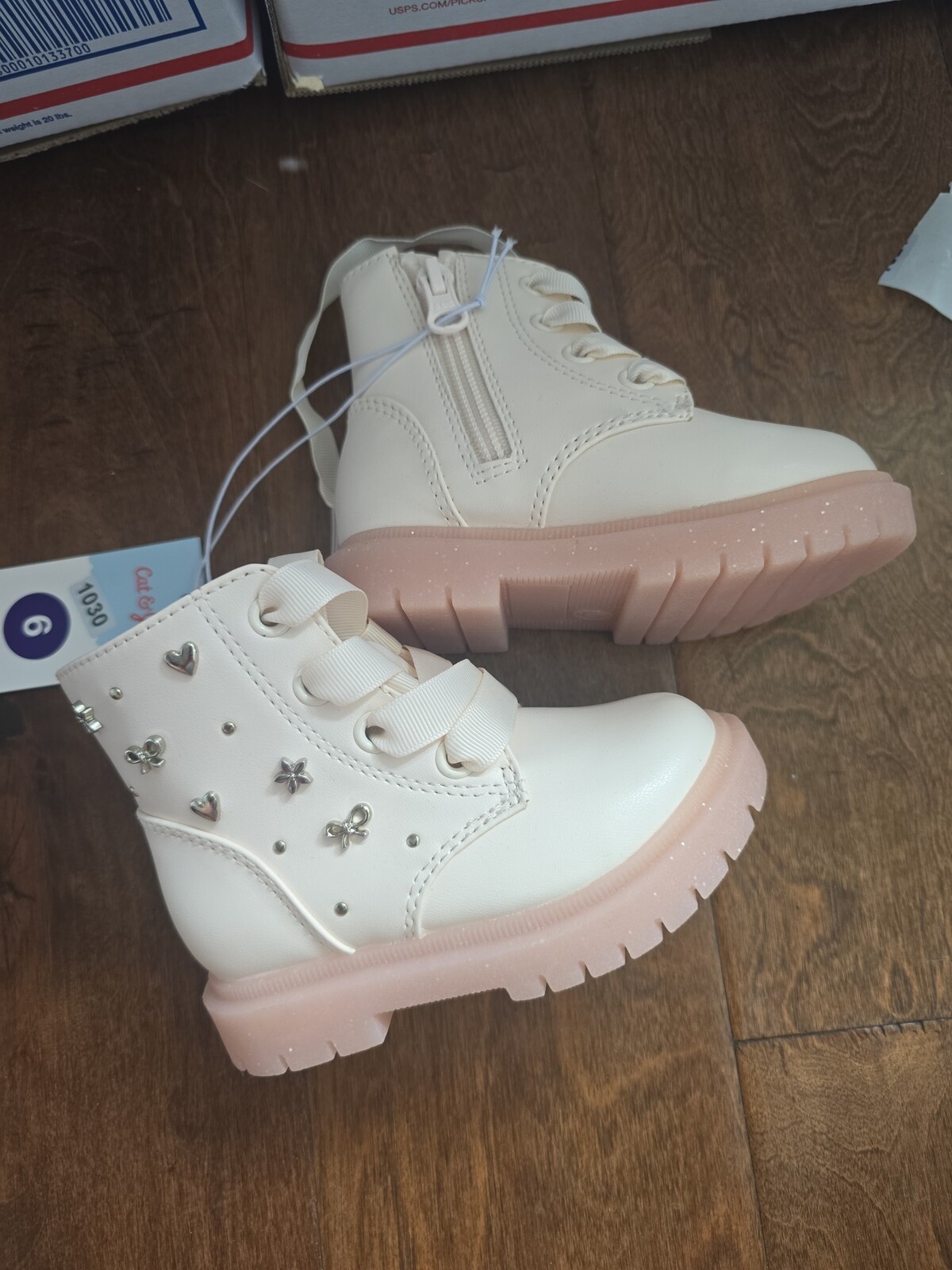 Toddler 6 brand new girls boots from target item.1030 box G1