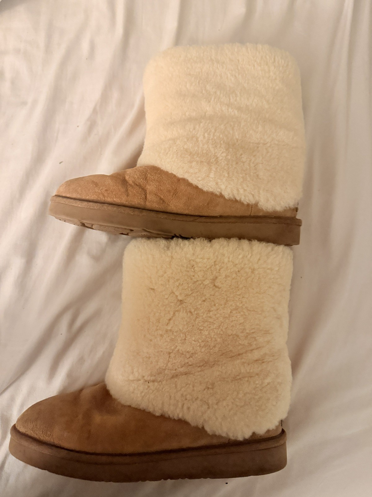 UGG Patten Chestnut Suede Sheepskin Women Boots US Size 10