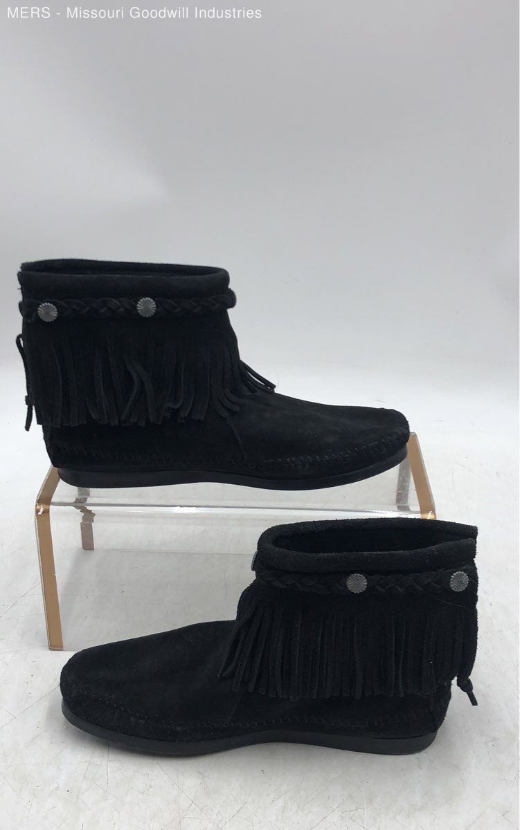 Minnetonka Women Black Boots – US 8