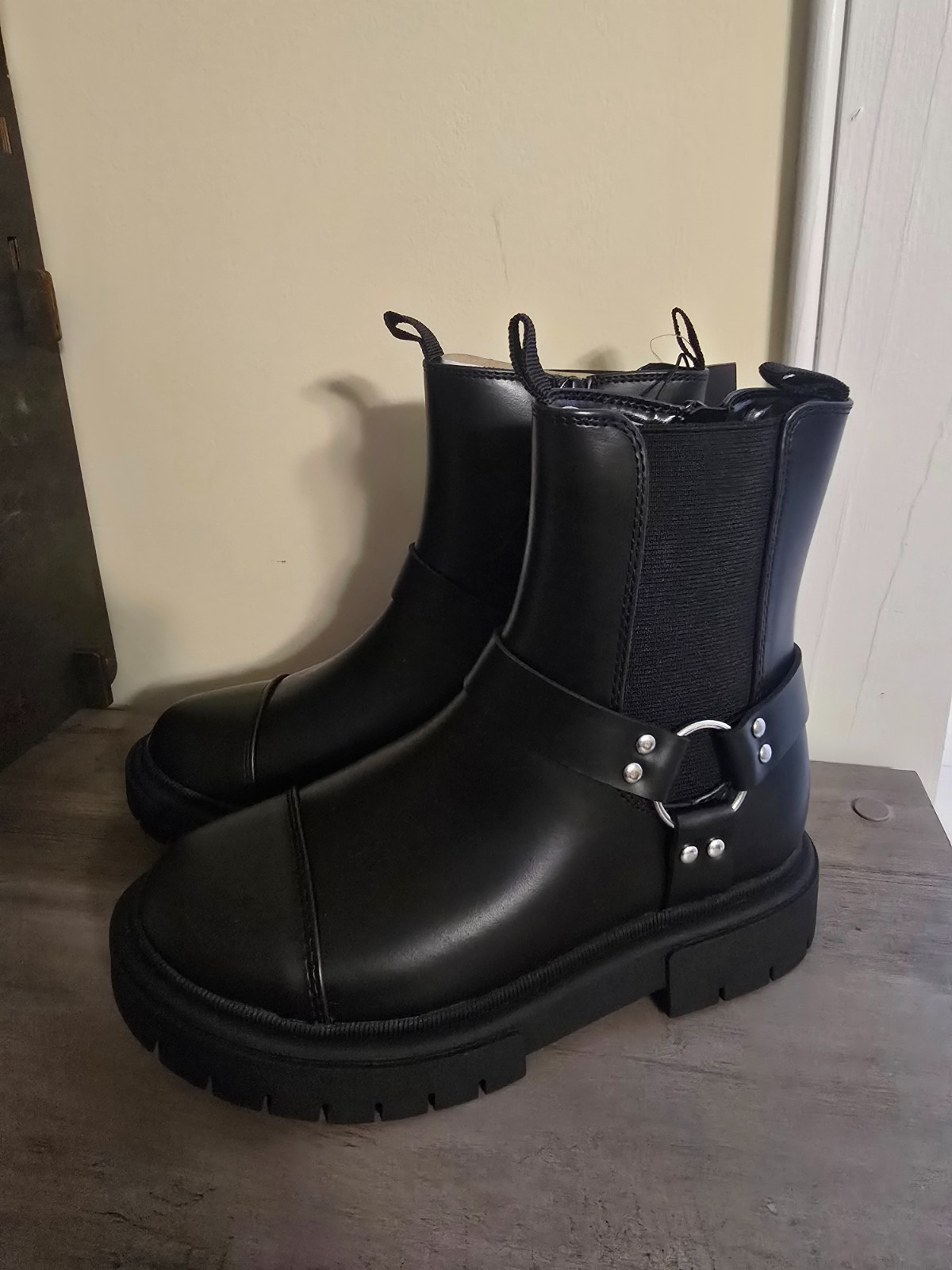 Girls Boots Black Ankle with buckle – art class